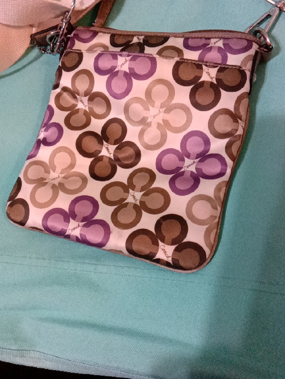Coach Madison Op Art Sateen Clover Swingpack w/Wristlet Creed-K1067-44441 - Picture 4 of 8